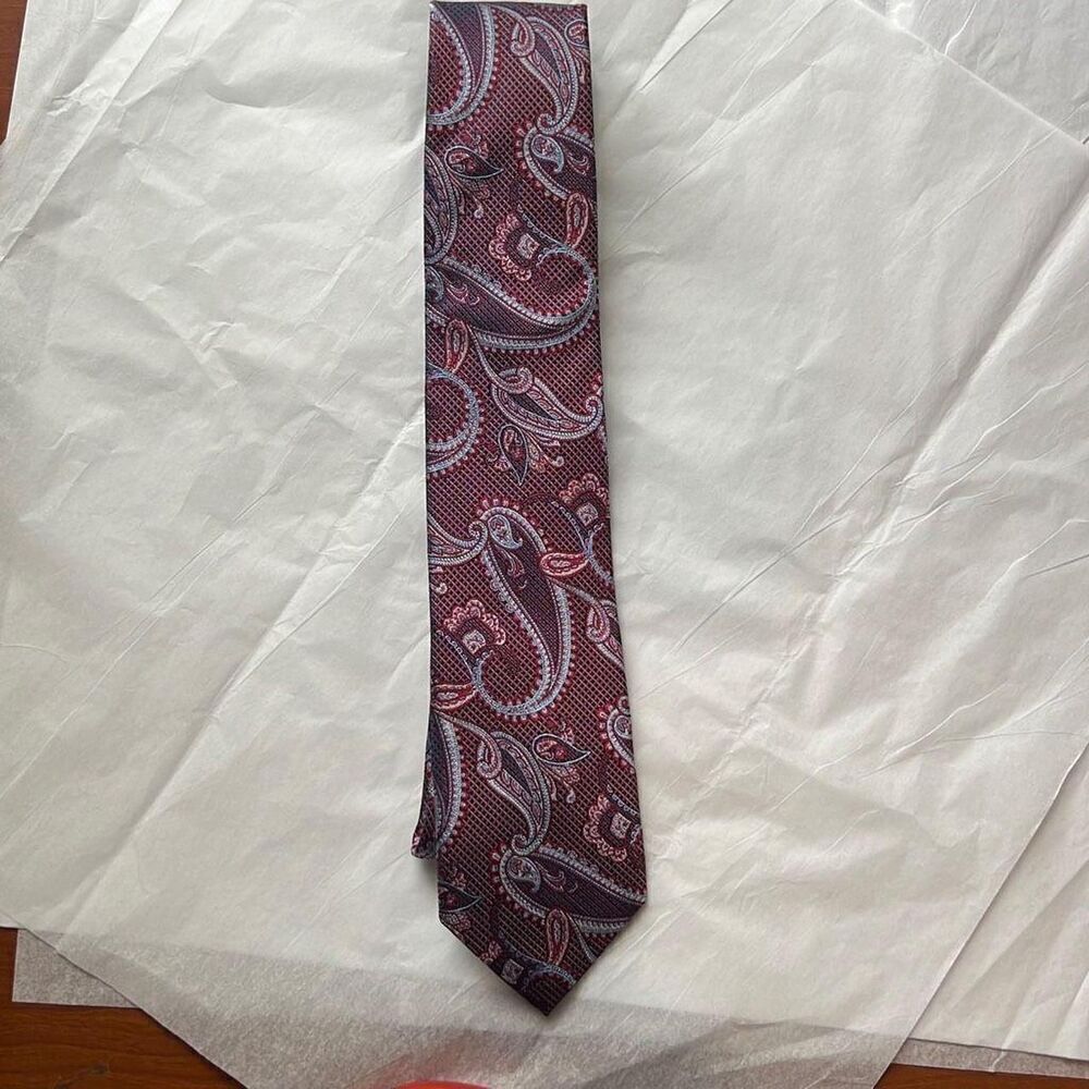 Bachrach Mens 100% Silk Hand Made Luxury Neck Tie Red Paisley Pattern Plum/Red